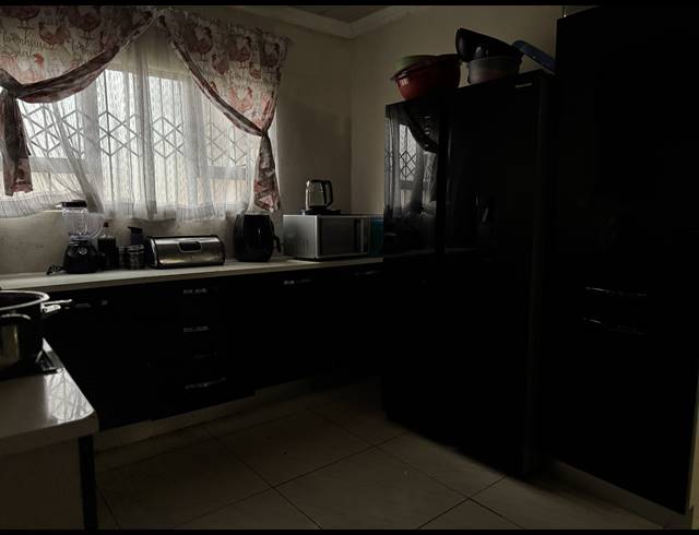 3 BEDROOM FREEHOLD FOR SALE IN MPOPHOMENI